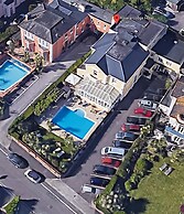 Riviera Lodge Hotel