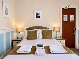 Riviera Lodge Hotel