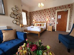 Riviera Lodge Hotel