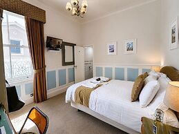 Riviera Lodge Hotel