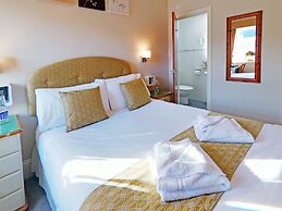 Riviera Lodge Hotel