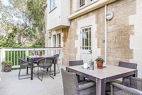 Lorne House