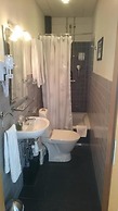 101 Guesthouse Hotel