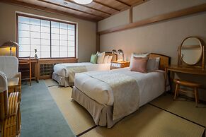 Hilltop Hotel