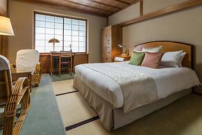 Hilltop Hotel