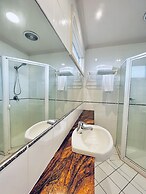 The Waverley International Hotel