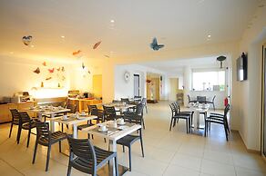 Maravel Star Art Hotel