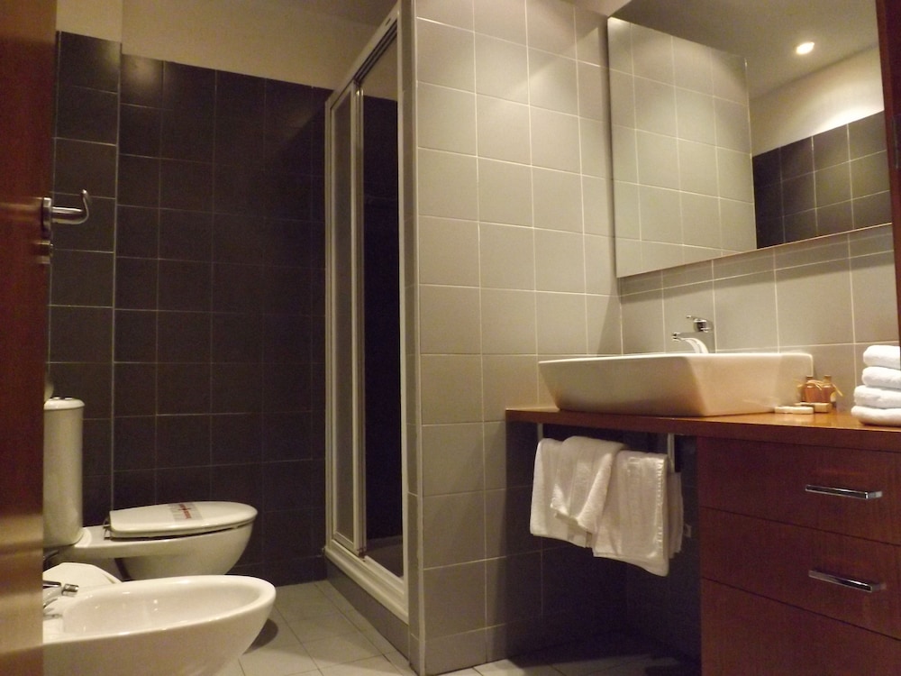 Roca Nevada Suites