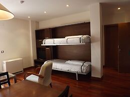 Roca Nevada Suites