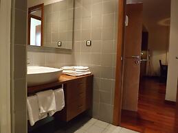 Roca Nevada Suites