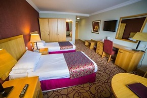 Curran Court Hotel