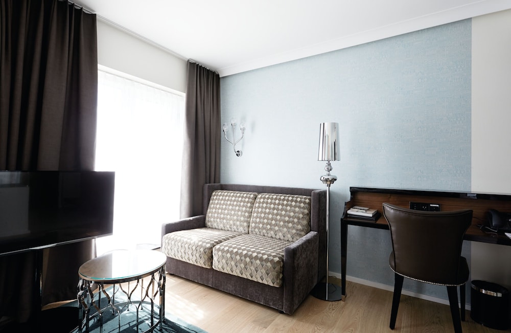 Tivoli Hotel
