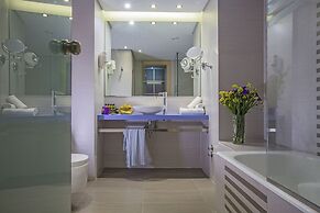 Novus City Hotel