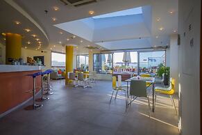 Novus City Hotel