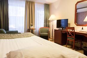 Hotel Fjalar