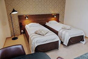 Hotel Fjalar