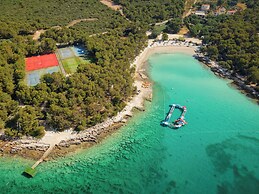 Pine Beach Bungalows – all inclusive