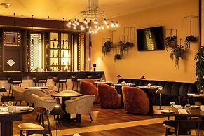 Real Marina Hotel & Spa