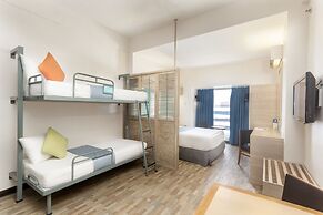 Microtel by Wyndham Mall of Asia