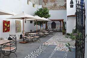 Hotel Blanco Riad