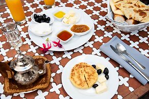 Hotel Blanco Riad