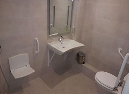 Brit Hotel Porte d’Espagne