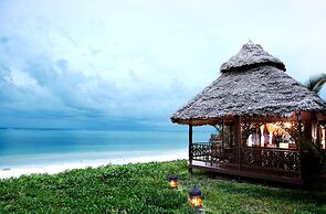 Breezes Beach Club & Spa – Half Board