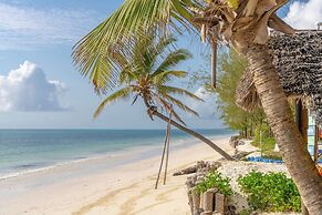 Breezes Beach Club & Spa – Half Board