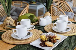 Breezes Beach Club & Spa – Half Board