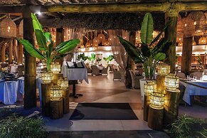 Breezes Beach Club & Spa – Half Board