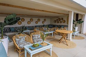 Breezes Beach Club & Spa – Half Board