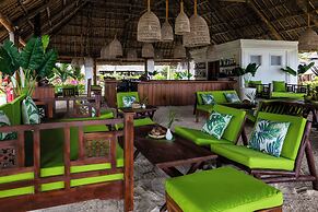 Breezes Beach Club & Spa – Half Board
