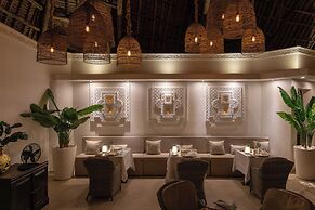 Breezes Beach Club & Spa – Half Board