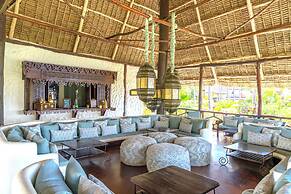 Breezes Beach Club & Spa – Half Board