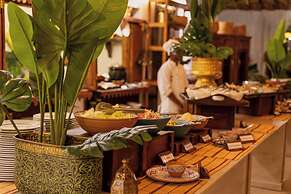 Breezes Beach Club & Spa – Half Board