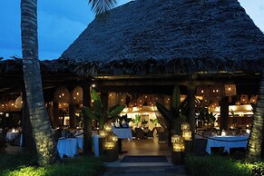 Breezes Beach Club & Spa – Half Board
