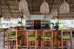 Breezes Beach Club & Spa – Half Board