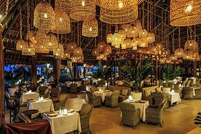 Breezes Beach Club & Spa – Half Board