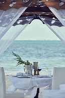 Breezes Beach Club & Spa – Half Board