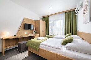Hotel Plus