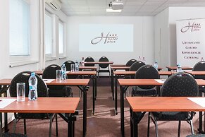 Hotel Plus