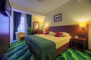 Vrata Krke Hotel