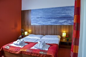 Royal Club Hotel