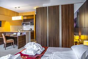 Royal Club Hotel