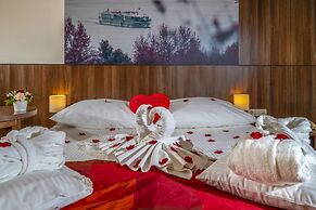 Royal Club Hotel