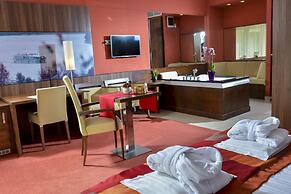 Royal Club Hotel