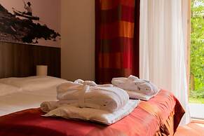 Royal Club Hotel