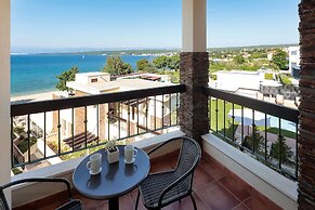 Blue Waves Resort