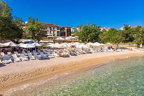 Blue Waves Resort