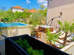 Apartments Tati